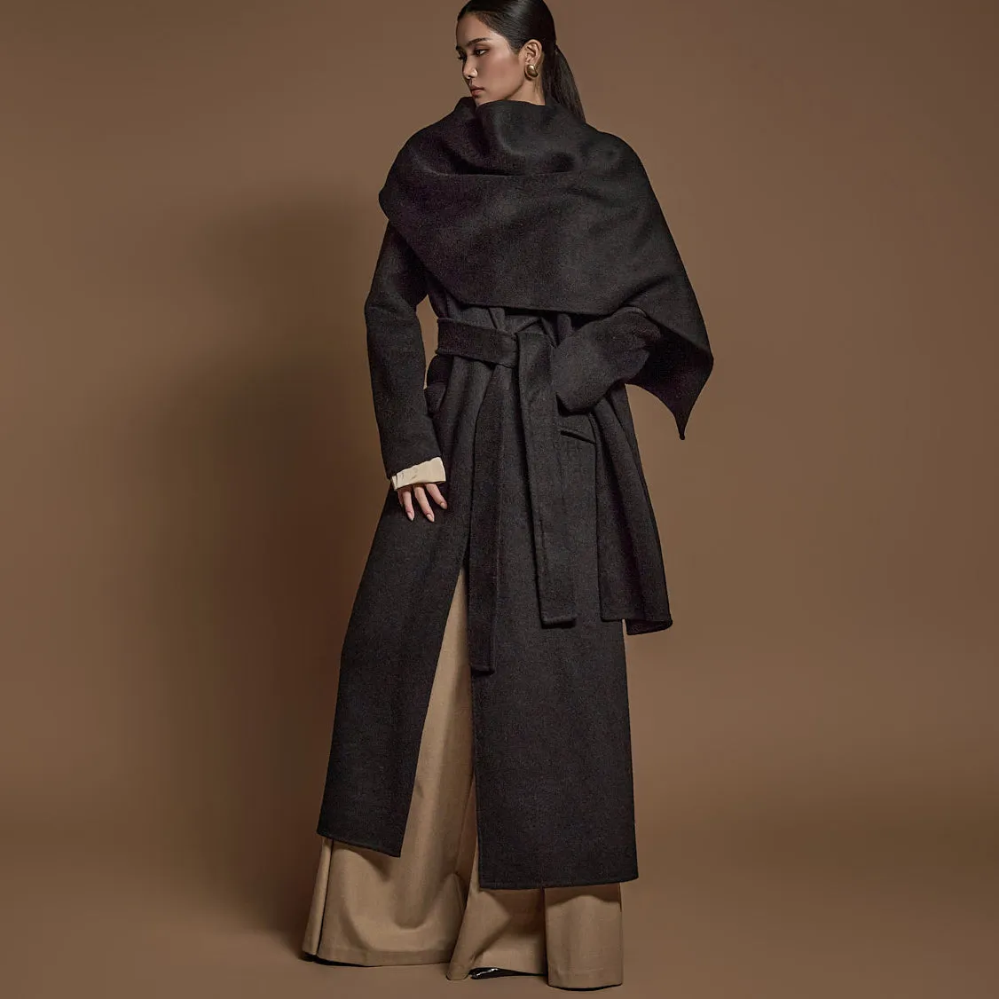 J9273 Tailored Long Coat With Belt and Muffler